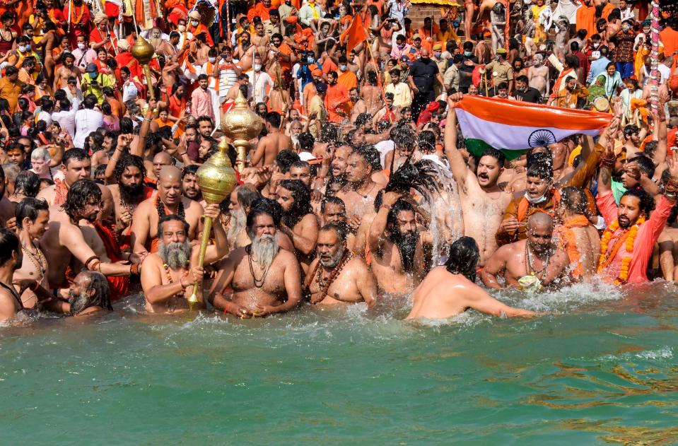 Haridwar: Devotees on Wednesday at Har ki Pauri Ghat in Haridwar gather to offer prayers during the third ‘Shahi Snan’ of the Kumbh Mela 2021.