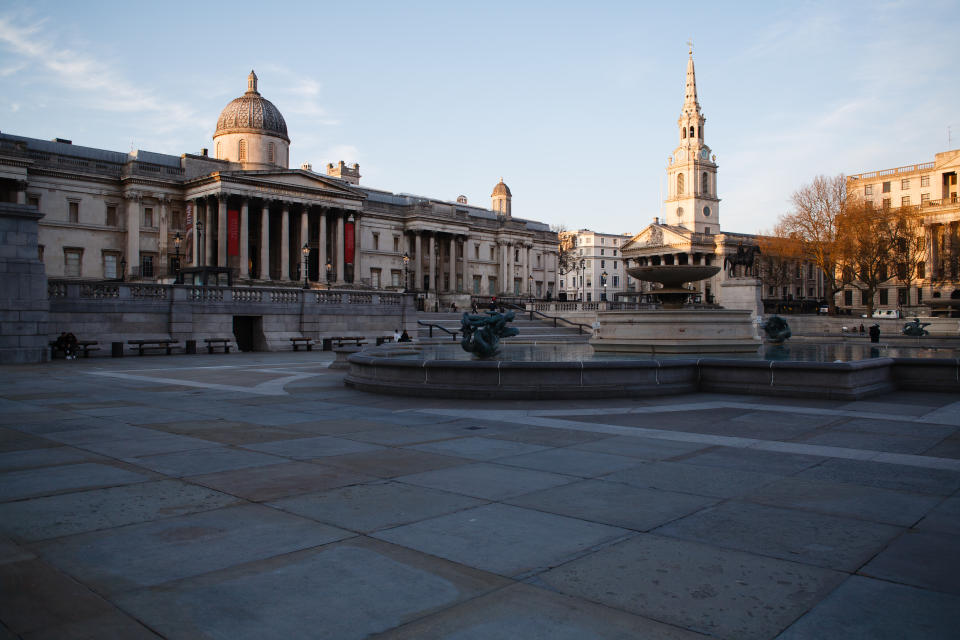 The National Gallery overlooks a near-deserted Trafalgar Square in London, England, on March 26, 2020. According to the latest daily figures a total of 578 people have so far died across the UK after testing positive for the covid-19 coronavirus. Hospitals in London, where around a third of cases have been diagnosed, are under particular strain. One senior hospital figure, Chris Hopson of the group NHS Providers, warned today of a 'tsunami' of cases to hit hospitals in the capital over the coming weeks. (Photo by David Cliff/NurPhoto via Getty Images)