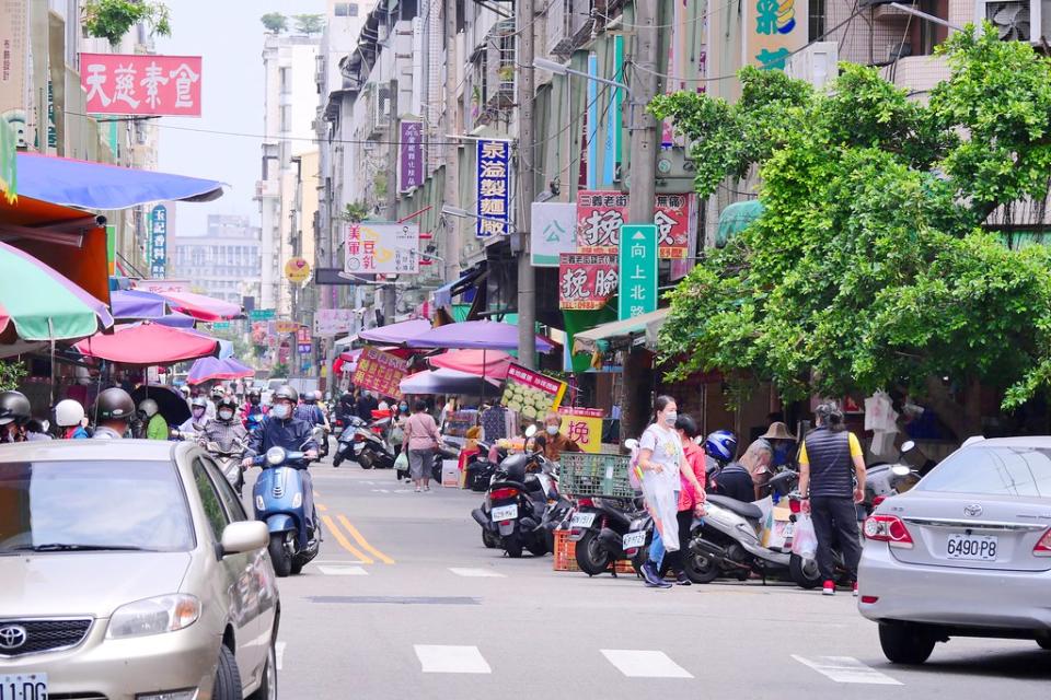 台中向上市場美食～阿隆麵攤