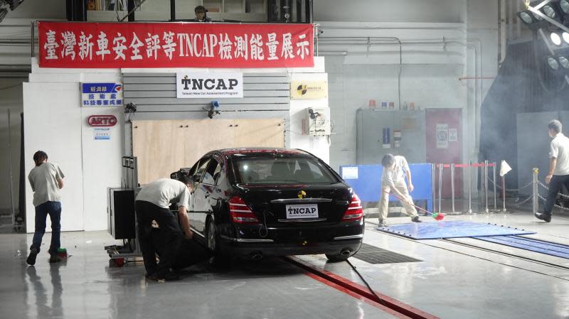 蘇貞昌出席TNCAP實驗室啟用　民眾購車有安全參考依據
