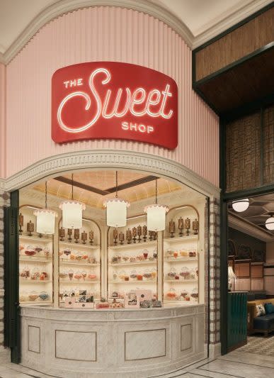 「The Sweet Shop」則提供各款特色糖果及甜品。（澳門喜來登大酒店提供）