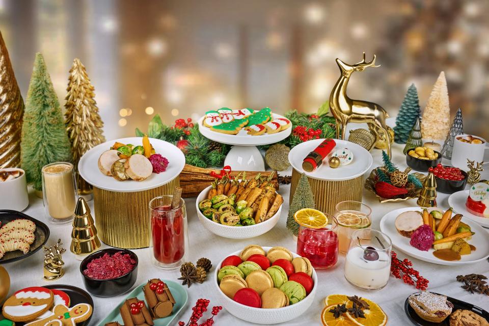 Etihad is augmenting its menu this month to include holiday-inspired meals, drinks and snacks aboard flights between the U.S. and Abu Dhabi from Dec. 23 to Dec. 25. Select connecting flights will also take part. (Etihad Airways)