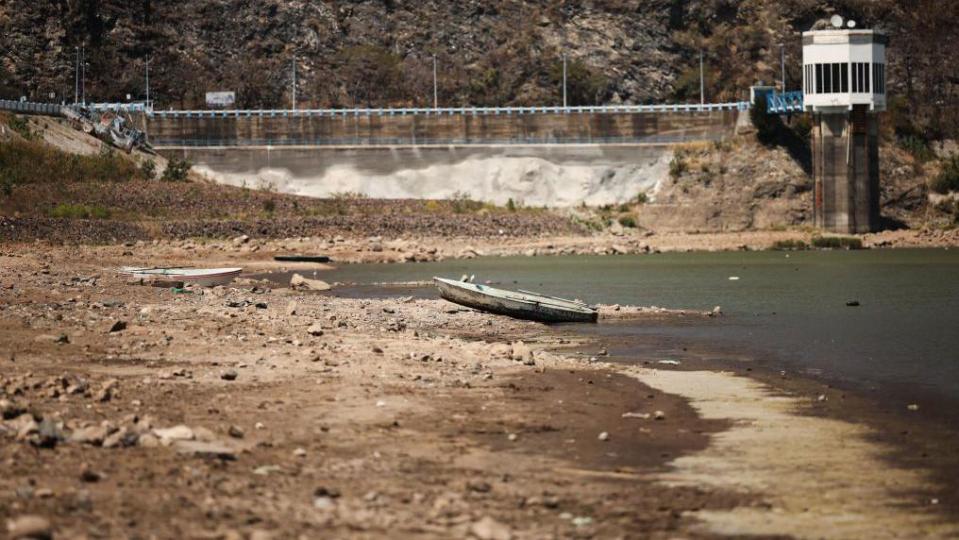 Presa Miguel Alemán, parte del sistema Cutzamala