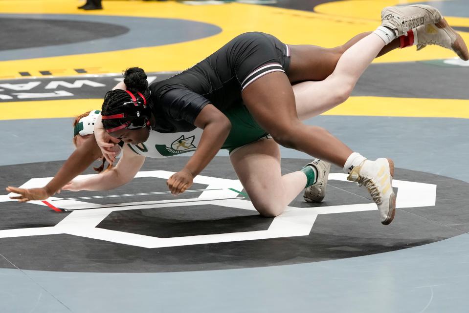 Razilee Wisseh of Canal Winchester beat Madeline Meyers of Toledo Start at 140 pounds on Friday.