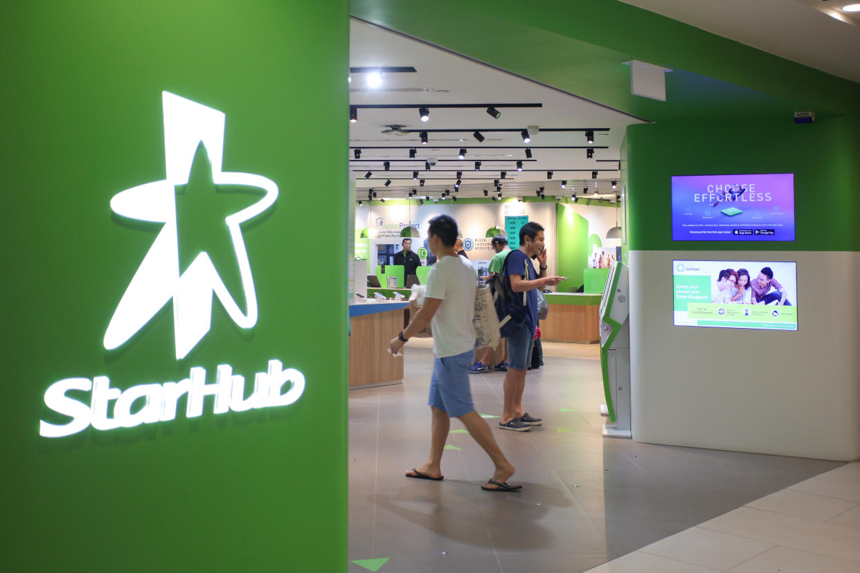 Starhub telco retail shop at Plaza Singapura. (Yahoo News Singapore file photo)