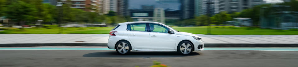 Peugeot 308 特仕版提供 Allure、Allure+、GT Line Cielo 三車型，售價分別為 118.9 萬、122.9 萬、138.9 萬元。