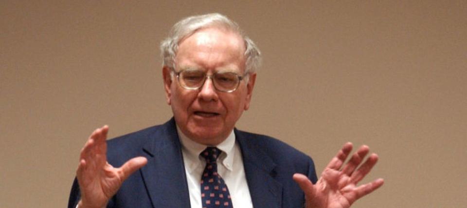 Warren Buffett once shared how he could've turned $114 into $400K with his dead-simple signature investing style