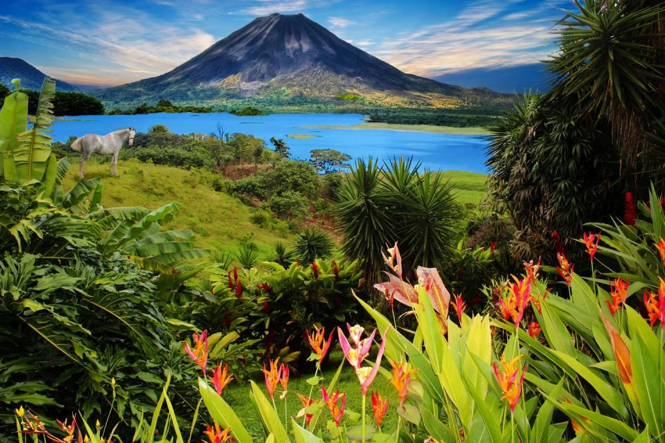 costa rica arenal volcano