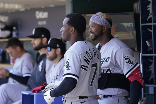 Eloy Jimenez in White Sox lineup for Game 3