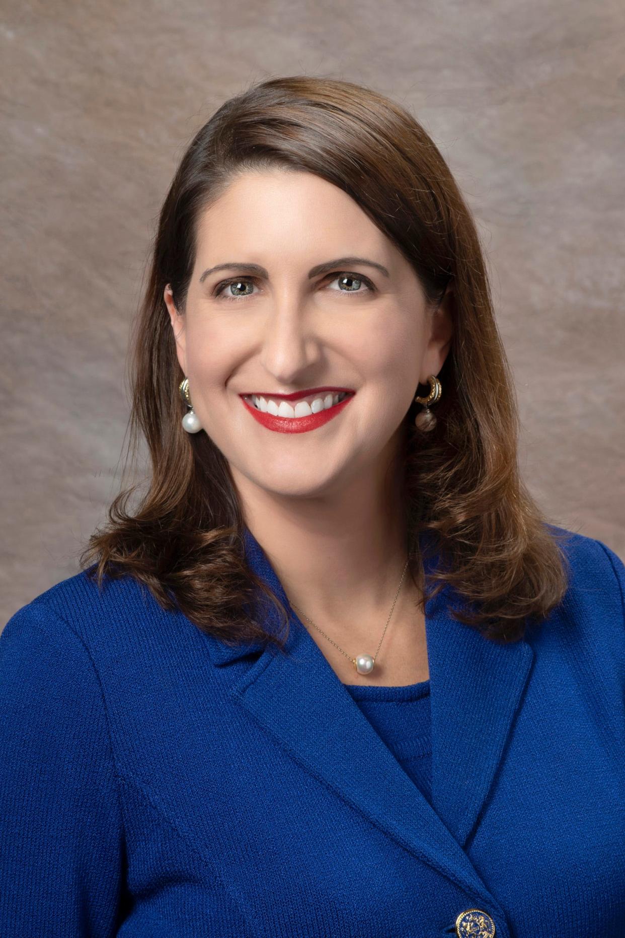 Angela M. Garcia Falconetti, Polk State College, received the 2020 Athena Leadership Award.