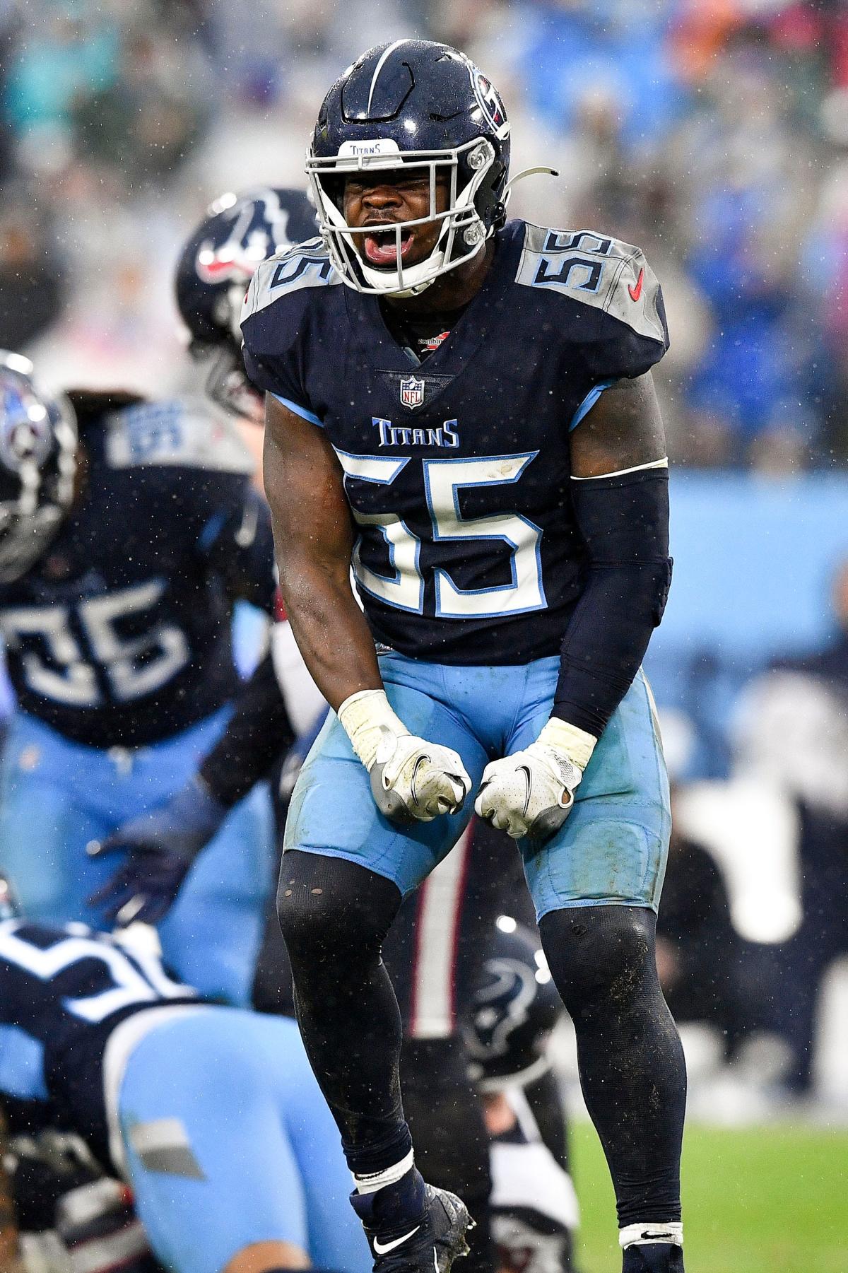 Las Vegas Raiders linebacker Jayon Brown (50) celebrates during