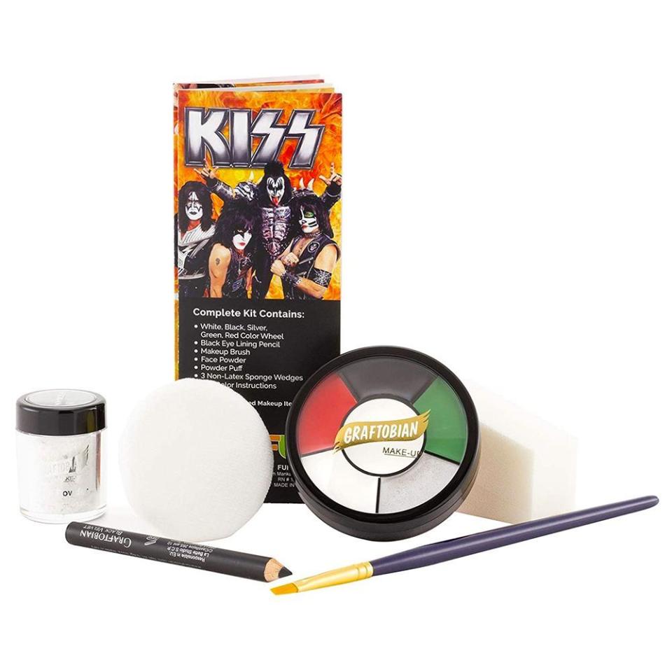 9) Graftobian Make-Up Co. Kiss Makeup Kit Standard