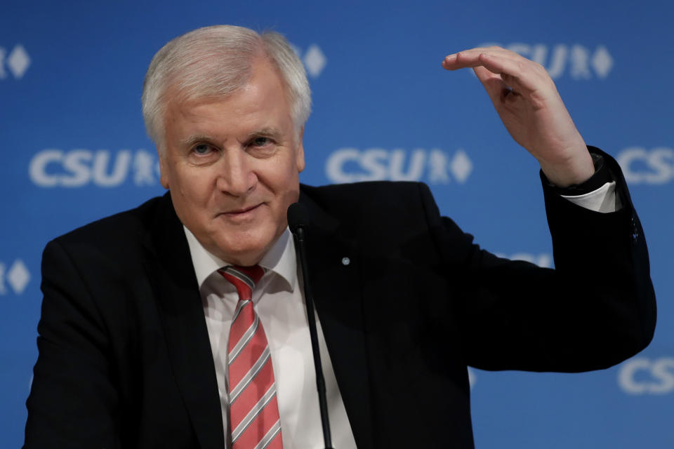 Für Horst Seehofers Aussage gibt es viel Kritik (Bild: AP)