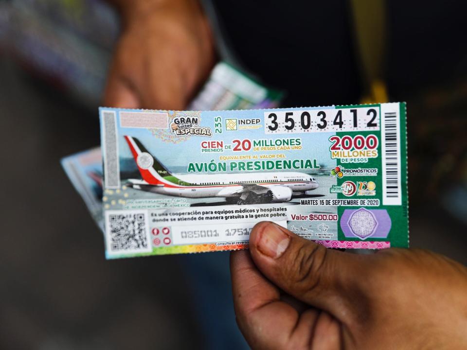 Example of Mexico's VIP Boeing 787 lottery tickets.