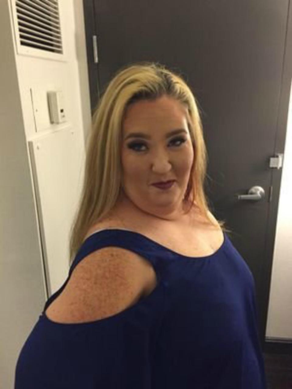 Mama June beams in her Twitter profile picture, in which she flaunts her slimmer figure. (Photo: Twitter/@MamaJune_BooBoo