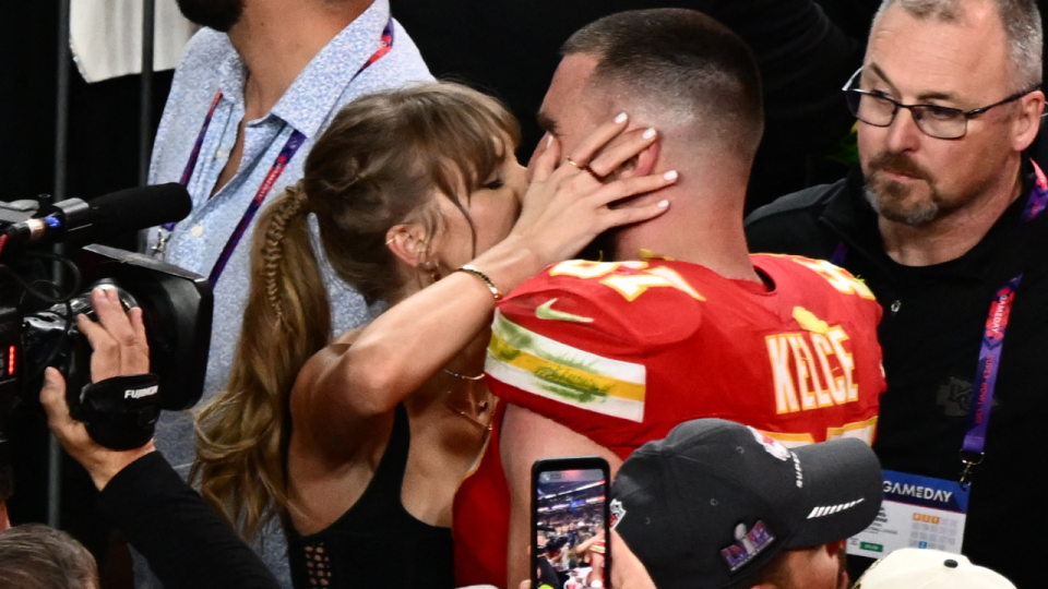 Taylor Swift Super Bowl Photos With Travis Kelce