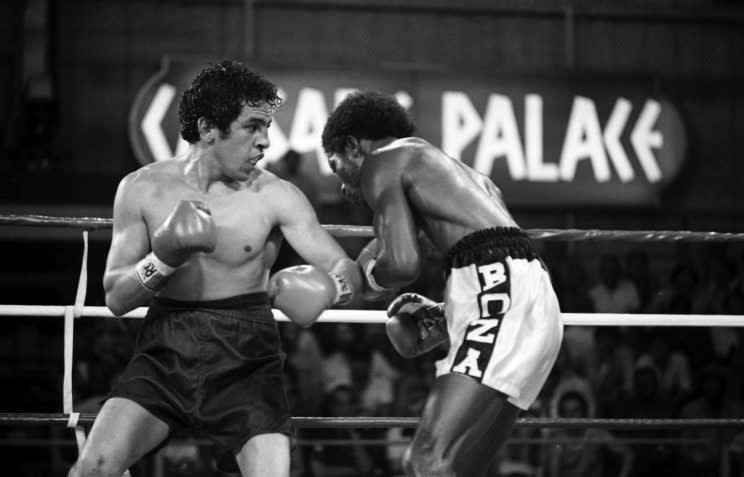 Bobby Chacon (L) shown in 1983 during his Fight of the Year match with Cornelius Boza-Edwards, died Wednesday. A member of the International Boxing Hall of Fame, Chacon was 64.