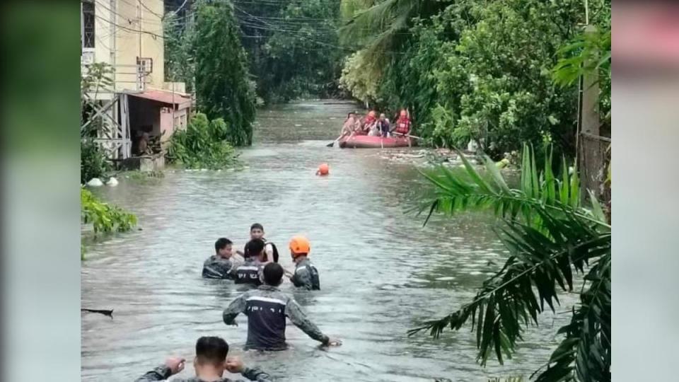 菲律賓奎松省（Quezon）淹大水。（圖／翻攝自 X）