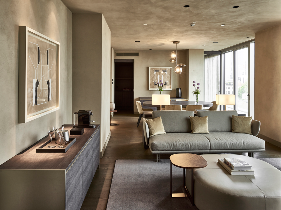 The Viu suite living room has a calming aesthetic (Hotel Viu Milan)