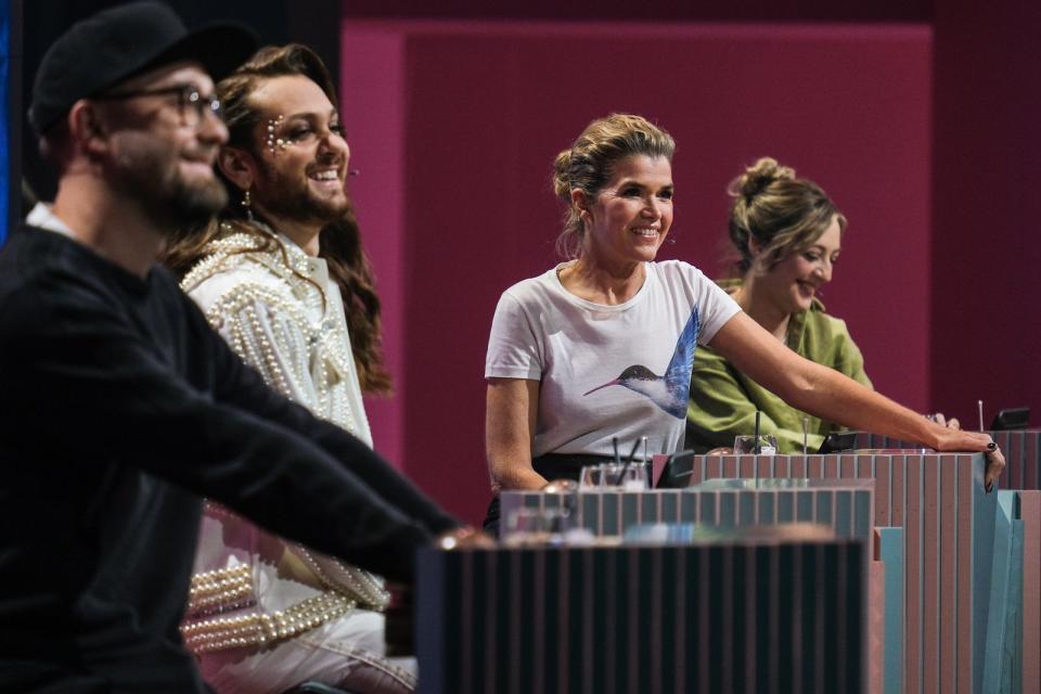 Toller neuer Cast (von links): Mark Forster, Riccardo Simonetti, Anke Engelke und "Wildcard"-Kandidatin Dunja erwiesen sich als echte Bereicherung für die noch immer originellste Quizshowreihe im deutschen Fernsehen. (Bild: ProSieben / Florida TV / Anna Thut)