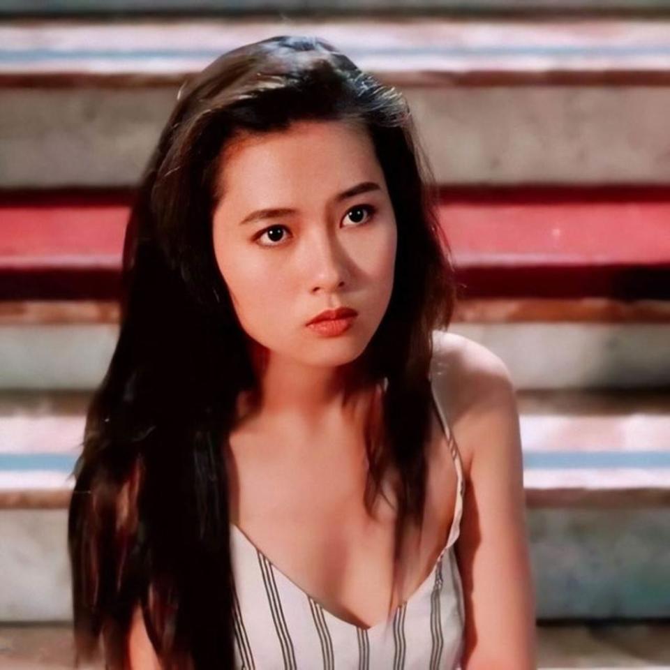 香港女星李麗珍因《開心鬼》系列電影一炮而紅，接演三級片《蜜桃成熟時》，成為無數人心目中的性感女神。圖片來源：翻攝自網路