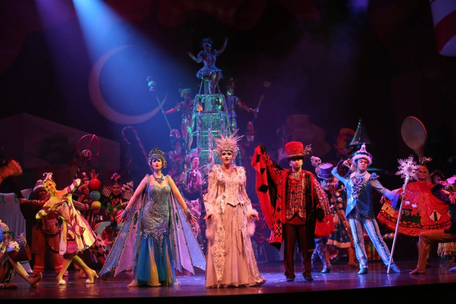 The cast of Holidaze will perform two performances in Columbus. (Courtesy Photo/Cirque Dreams Holidaze)