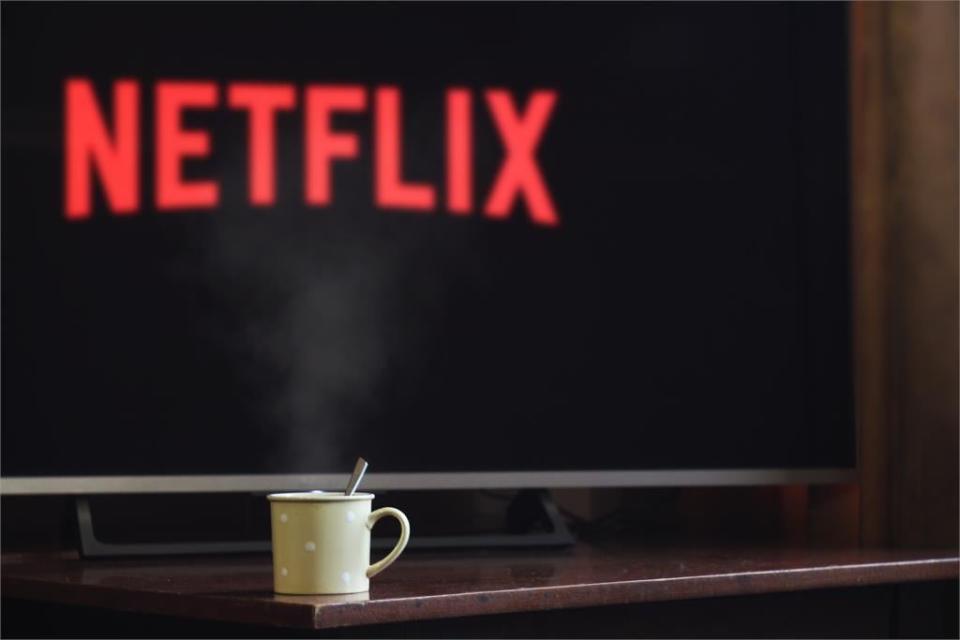 沒住一起也能看Netflix！客服1招解套：別用電視登入　原因曝光了