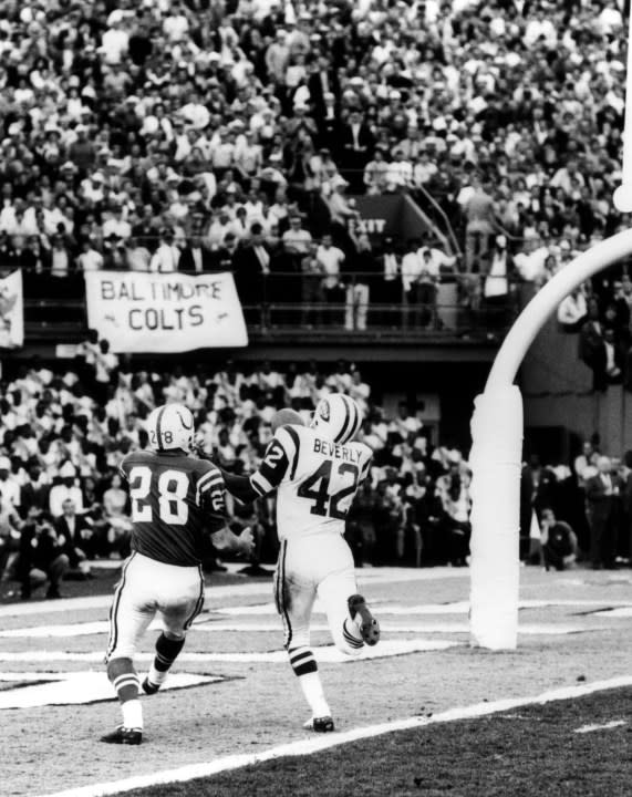 New York Jets corner back Randy Beverly(42) intercepts a pass intended for Baltimore Colts wide receiver Jimmy Orr in the endzone resulting in a touchback in a 16-7 win over Baltimore Colts in Super Bowl III on January 12, 1969 at Orange Bowl. (Photo by Fred Roe/Getty Images)