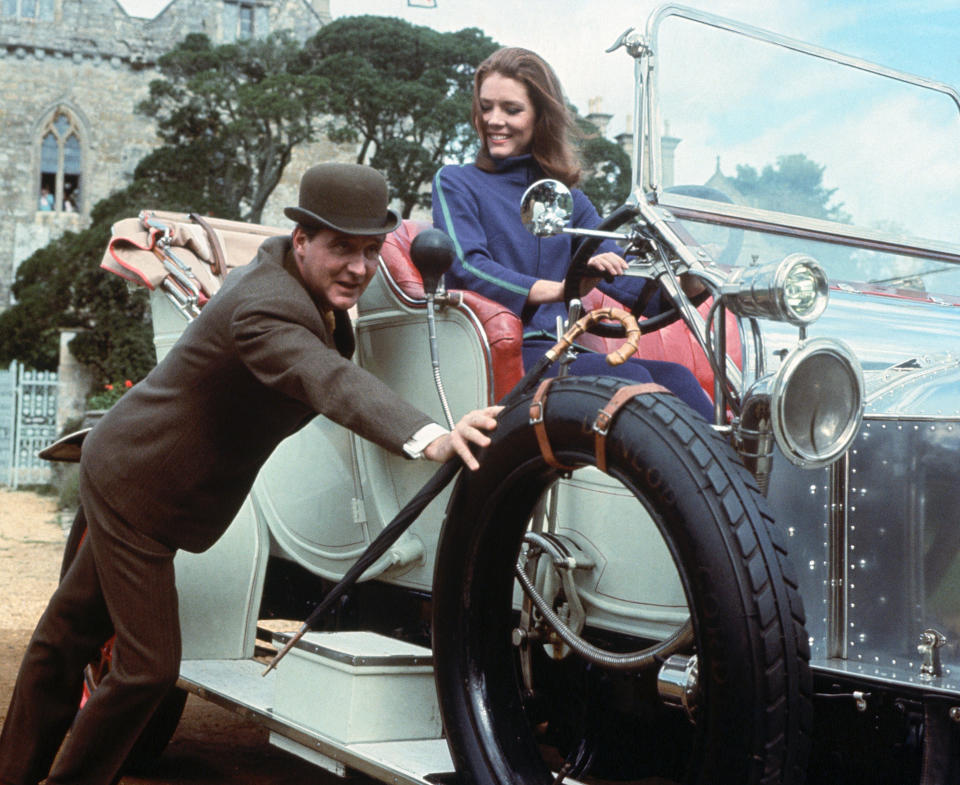 Patrick Macnee and Diana Rigg in The Avengers