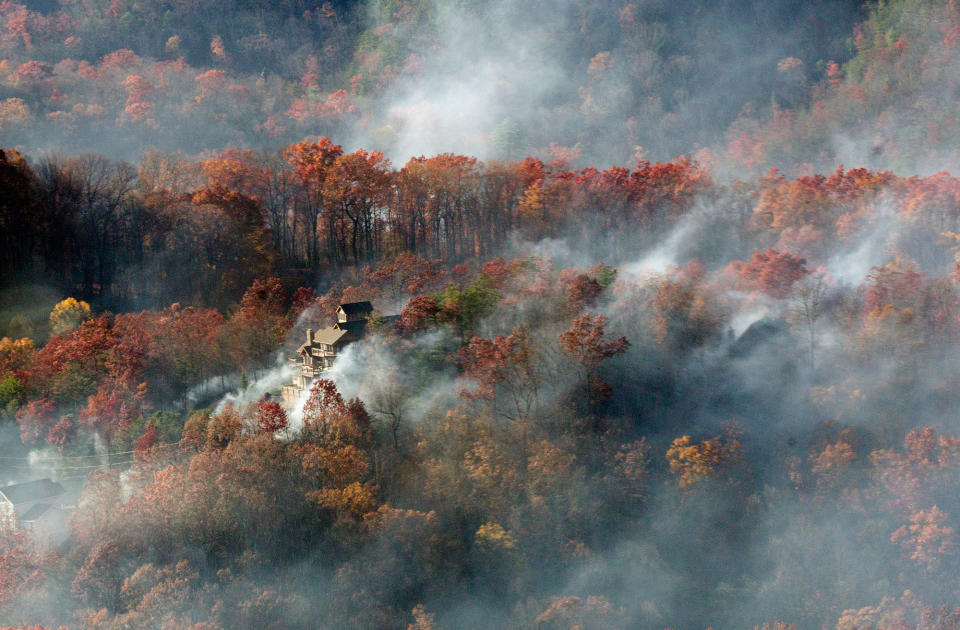 Great Smoky Mountains wildfires ravage Gatlinburg, Tenn.