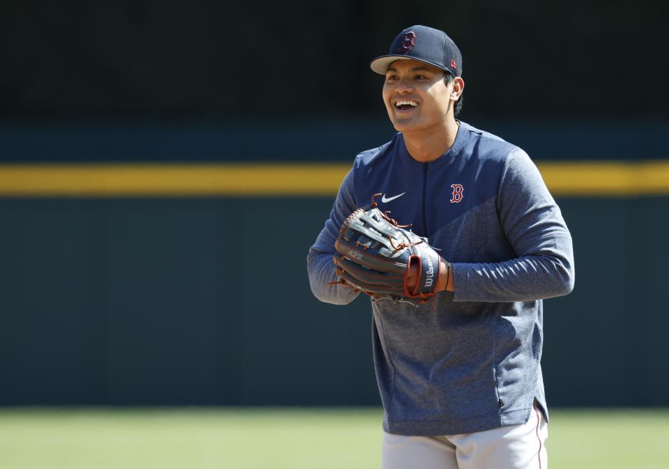 張育成本季安打仍未開張，此役僅靠著保送站上壘包。(Photo by Duane Burleson/Getty Images)