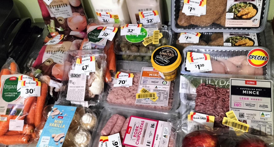A Victorian shopper at Coles in Wodonga has shared her incredibly discounted groceries. Source: Facebook / Simple Savers