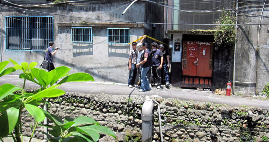 徐志皓帶著警方前往棄屍地點。（圖／報系資料照）