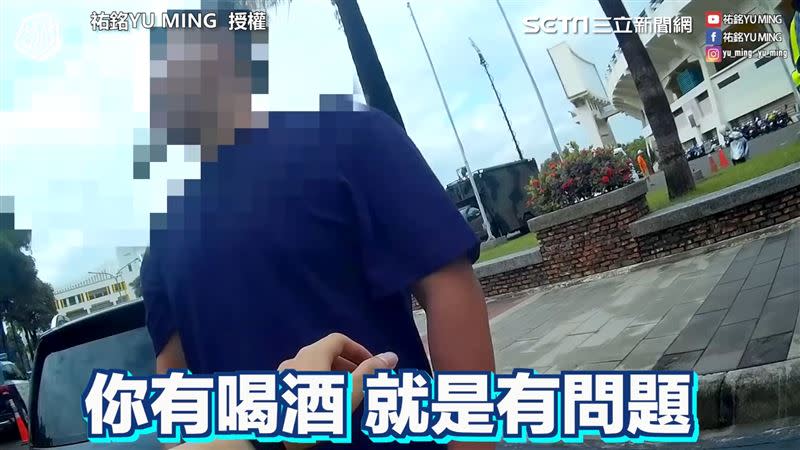 祐銘在路檢時遇到酒醉男持刀攻擊。（圖／祐銘YU MING 授權）