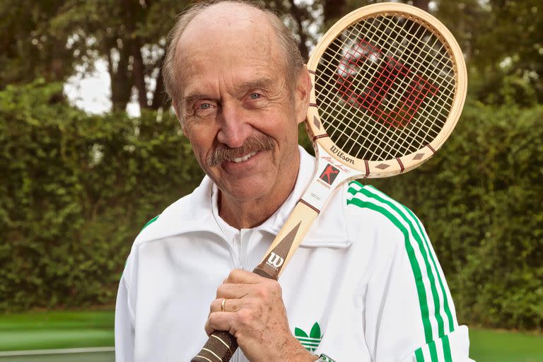 El estadounidense Stan Smith, dos veces campeón de Grand Slam en singles y un revolucionario en el marketing del tenis