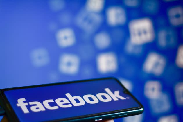 INDIA - 2020/08/29: In this photo illustration a Facebook Logo seen displayed on a smartphone. (Photo Illustration by Manish Rajput/SOPA Images/LightRocket via Getty Images)