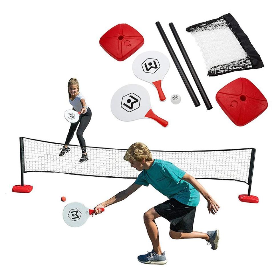 17) Paddle Battle Giant Outdoor Ping Pong and Pickle Ball Set