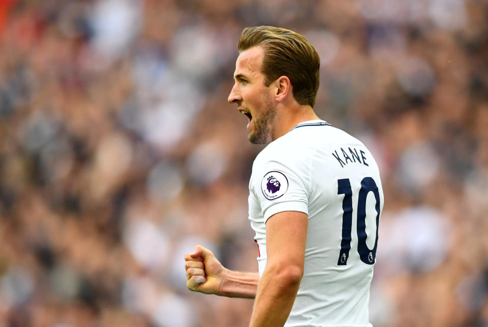 <p>Pas de Messi ou de CR7 en tête pour une fois mais un joueur anglais et pas n’importe lequel ! Auteur de 30 buts en 37 matchs de Premier League cette saison avec Tottenham, le capitaine des Three Lions sort d’une saison fantastique sur le plan comptable. </p>