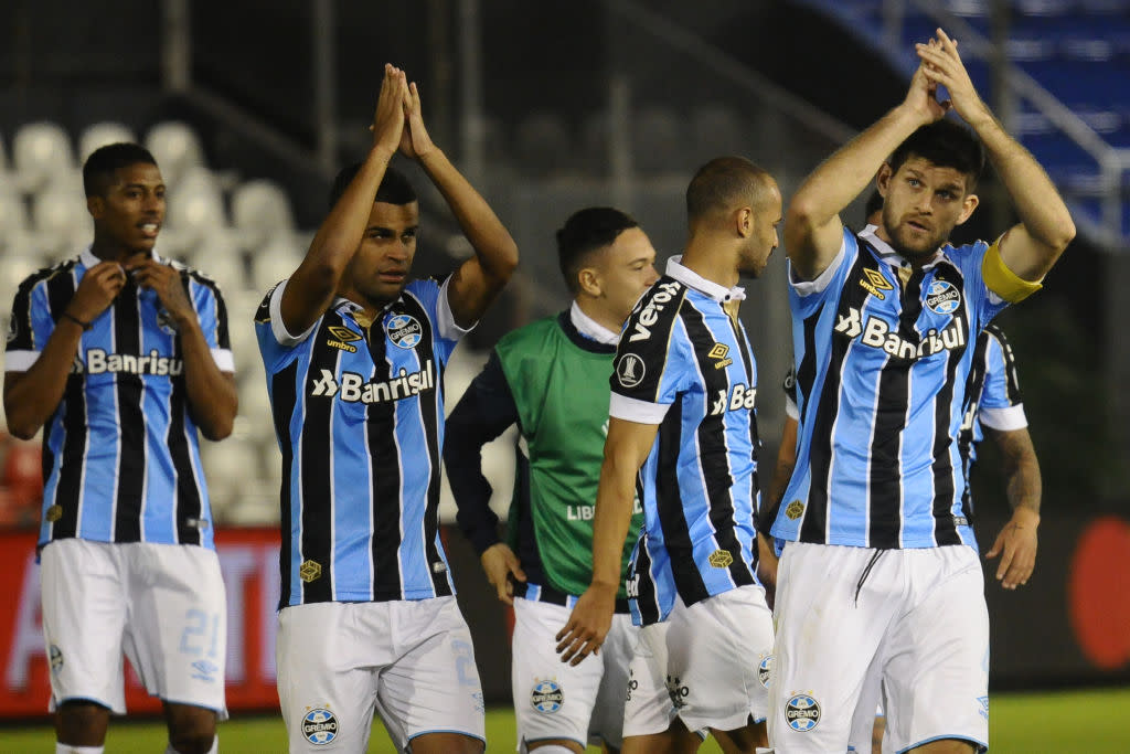 Gremio se lució en Asunción y aseguró su lugar en Cuartos de Final de la Copa Libertadores, donde enfrenatrá a Palmeiras. (Photo by Amilcar Orfali/Getty Images)