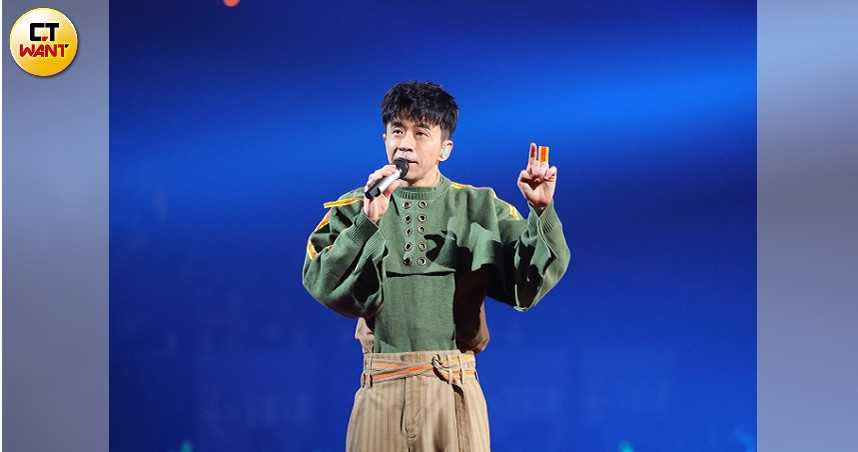 情歌天王光良因疫情演唱會延遲近一年，9日他帶著《今晚我不孤獨》巡演台北限定版開唱。（圖／林勝發攝，下同）