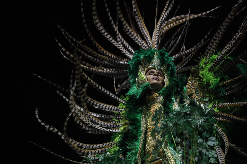 <p>Members of the samba school Grupo Especial Mancha Verde participate in the carnival celebration at the Anhembi sambodrome in Sao Paulo, Brazil, Feb. 10, 2018. (Photo: Sebastiao Moreira/EPA-EFE/REX/Shutterstock) </p>