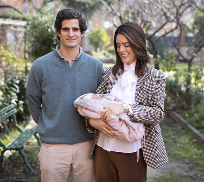 sofia palazuelo y fernando fitz james con su hija