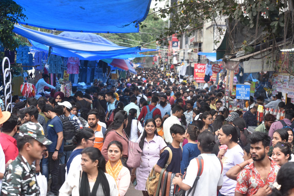 NEW DELHI, INDIA  APRIL 23: Shoppers seen amid increase in the cases of Covid at Sarojini Nagar market, on April 23, 2023 in New Delhi, India. India on Saturday recorded an additional 501 Covid cases and 14 deaths in 24 hours. According to the data from the Union Ministry of Health, India reported 12,193 fresh Covid-19 cases in a span of 24 hours. (Photo by Sonu Mehta/Hindustan Times via Getty Images)