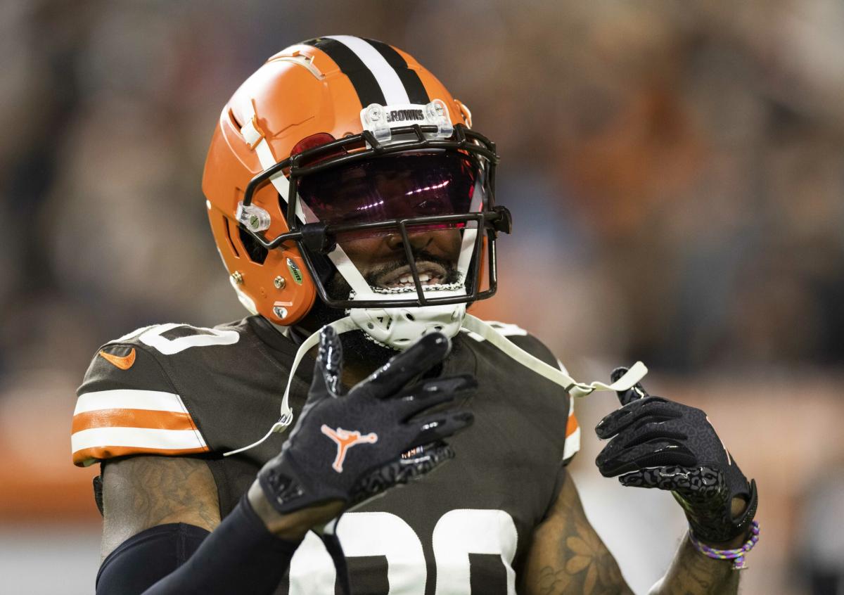 Browns make 3 roster moves on eve of Christmas Eve showdown vs. Saints