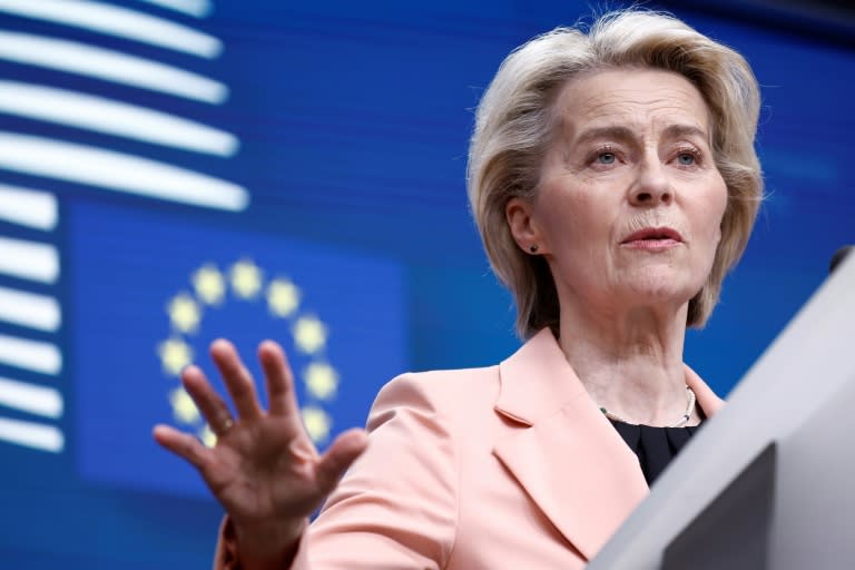 La présidente de la Commission européenne Ursula von der Leyen s'exprime lors d'une conférence de presse le 21 mars 2024 à la suite d'un sommet de l'UE à Bruxelles (KENZO TRIBOUILLARD)