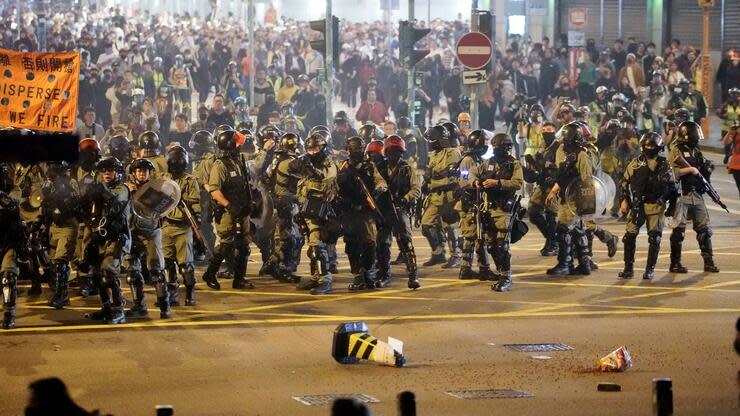 Die Demonstranten fordern eine unabhängige Untersuchung der Polizeieinsätze während der Proteste in Hongkong. Foto: dpa