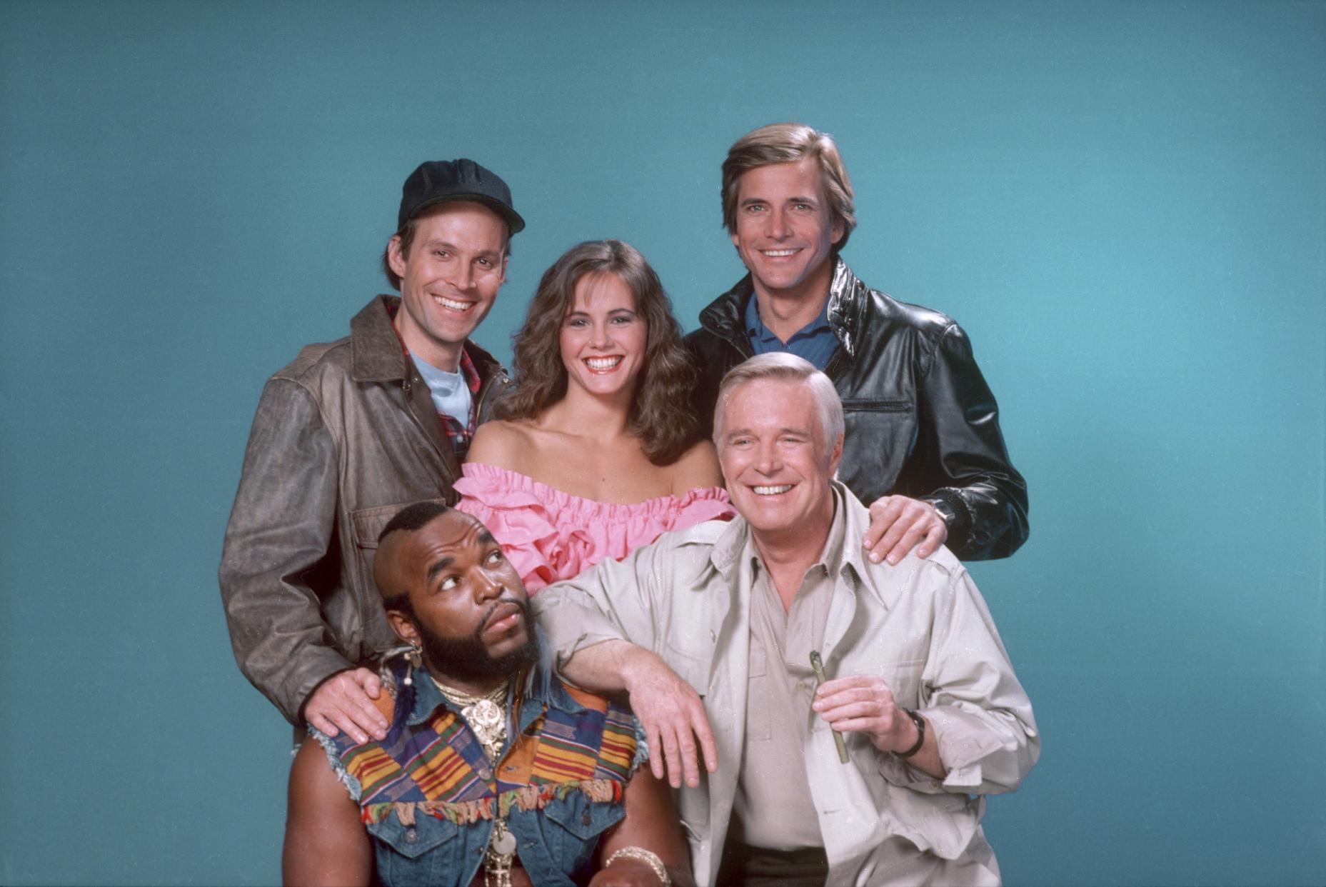 BRIGADA A -- Temporada 1 -- En la foto: (centro) Melinda Culea como Amy Amanda Allen (en el sentido de las agujas del reloj desde la parte superior izquierda) Dwight Schultz como 'Howling Mad' Murdock, Dirk Benedict como Templeton 'Faceman' Peck, George Peppard como John ' Hannibal' Smith, Sr. T como B.A. Baracus -- Foto por: Frank Carroll/NBCU Photo Bank