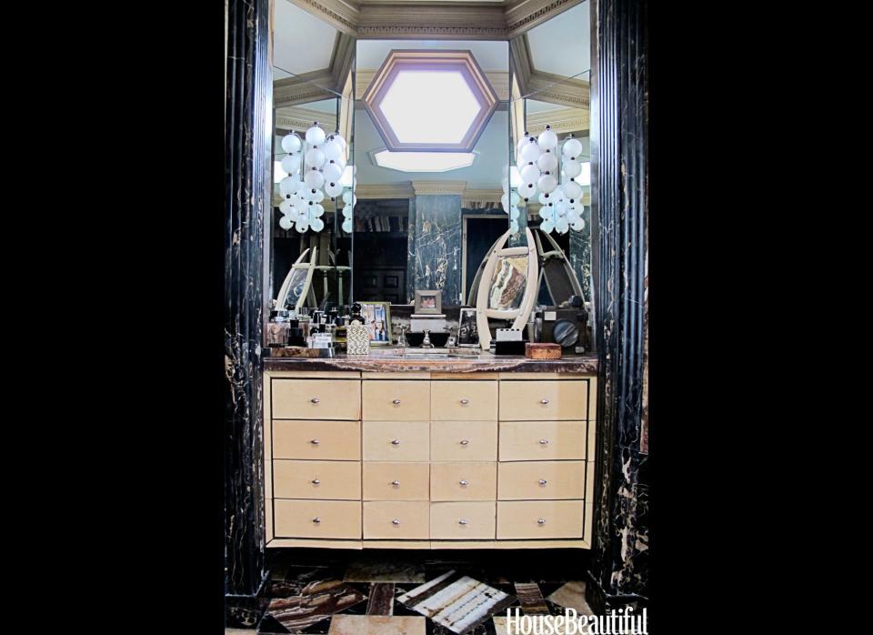 Wearstler showed off her own <a href="http://www.huffingtonpost.com/2013/09/18/kelly-wearstler-bathroom_n_3949350.html?utm_hp_ref=celebrity-homes" target="_hplink">eccentric and glamorous vanity in House Beautiful</a>. 