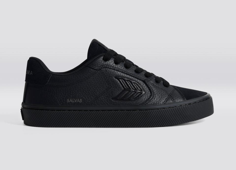 Cariuma Salvas Black Leather Sneakers