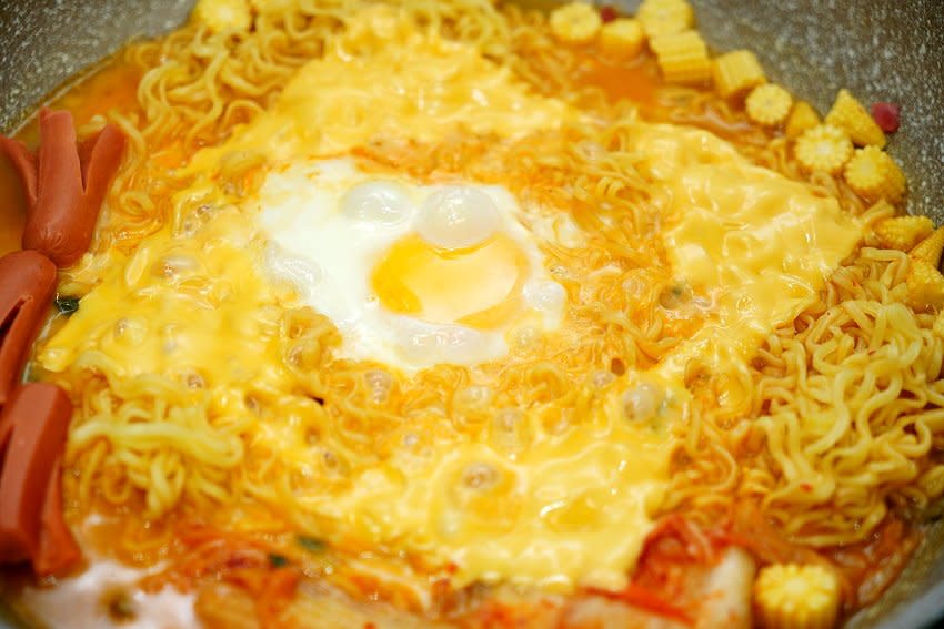 零廚藝也能10分鐘上桌的家庭料理～韓式炒泡麵